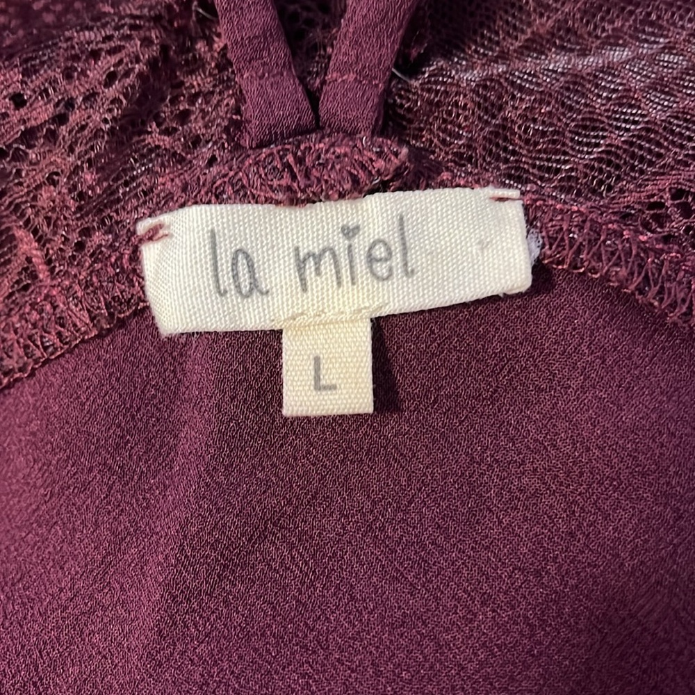 LA MIEL Burgundy Lace Camisole with Adjustable Straps - Picture 5 of 6